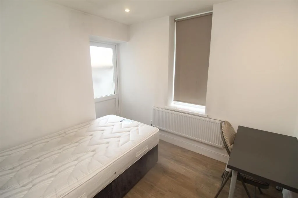 7 bedroom house for rent