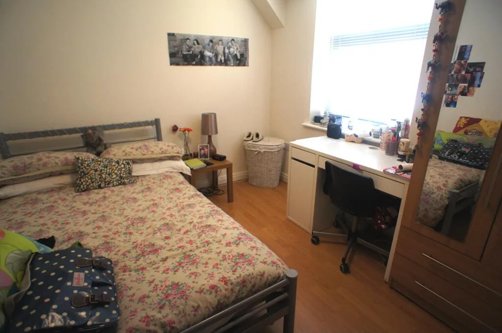 7 bedroom terraced house for rent