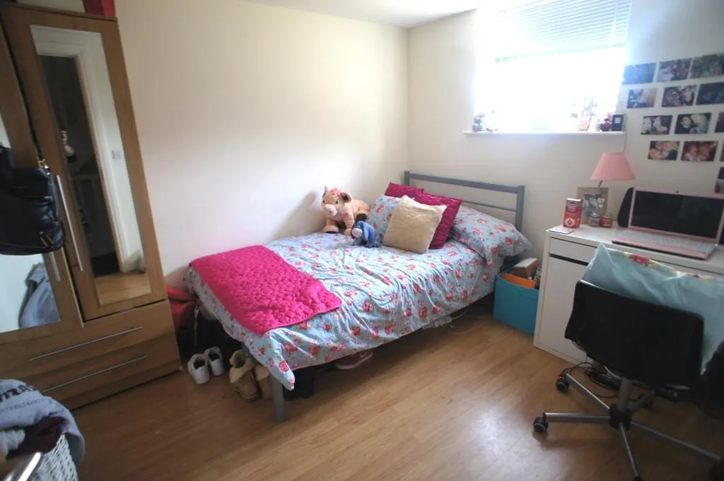 7 bedroom terraced house for rent