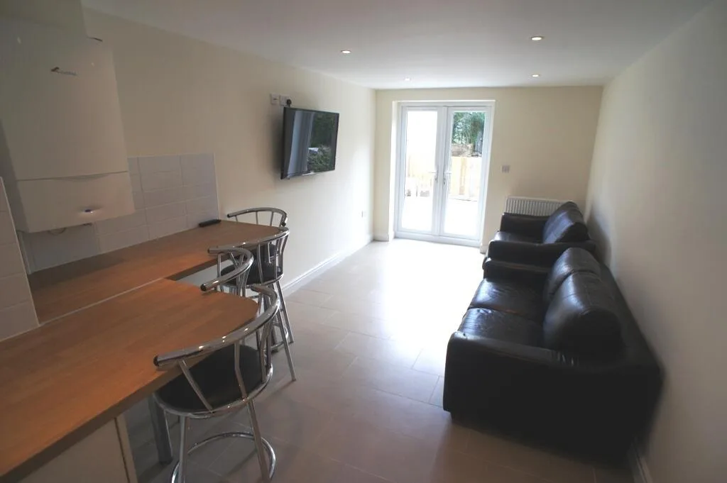 7 bedroom terraced house for rent