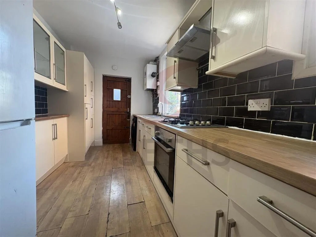 4 bedroom terraced house for rent