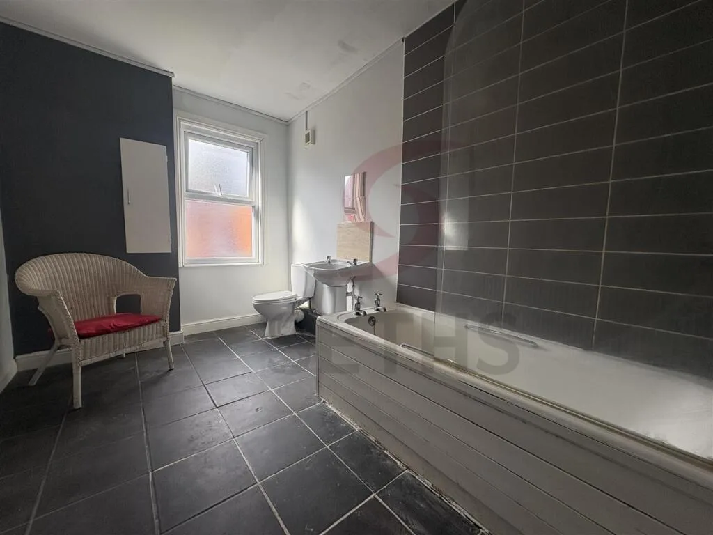 4 bedroom terraced house for rent