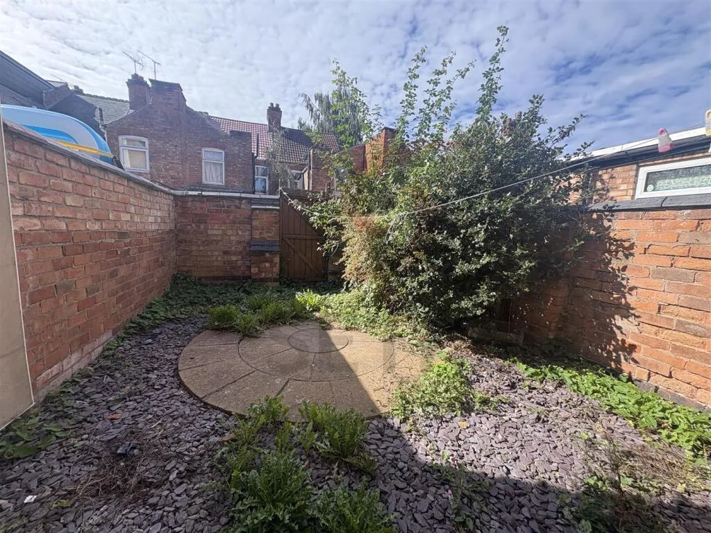4 bedroom terraced house for rent