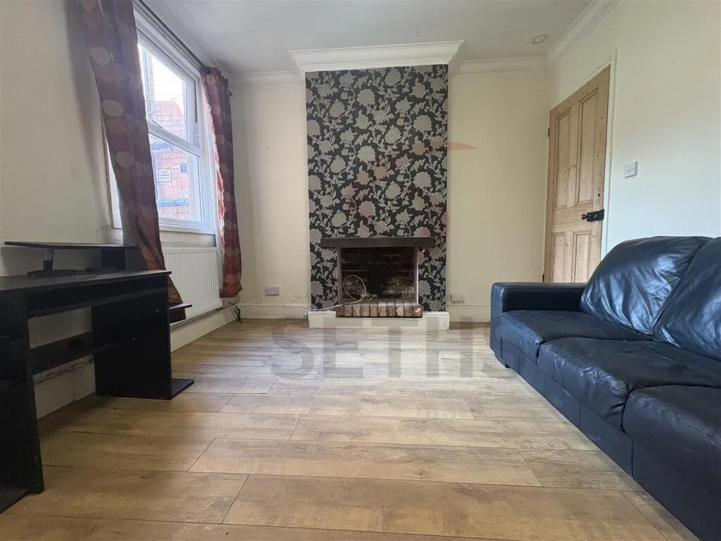 4 bedroom terraced house for rent
