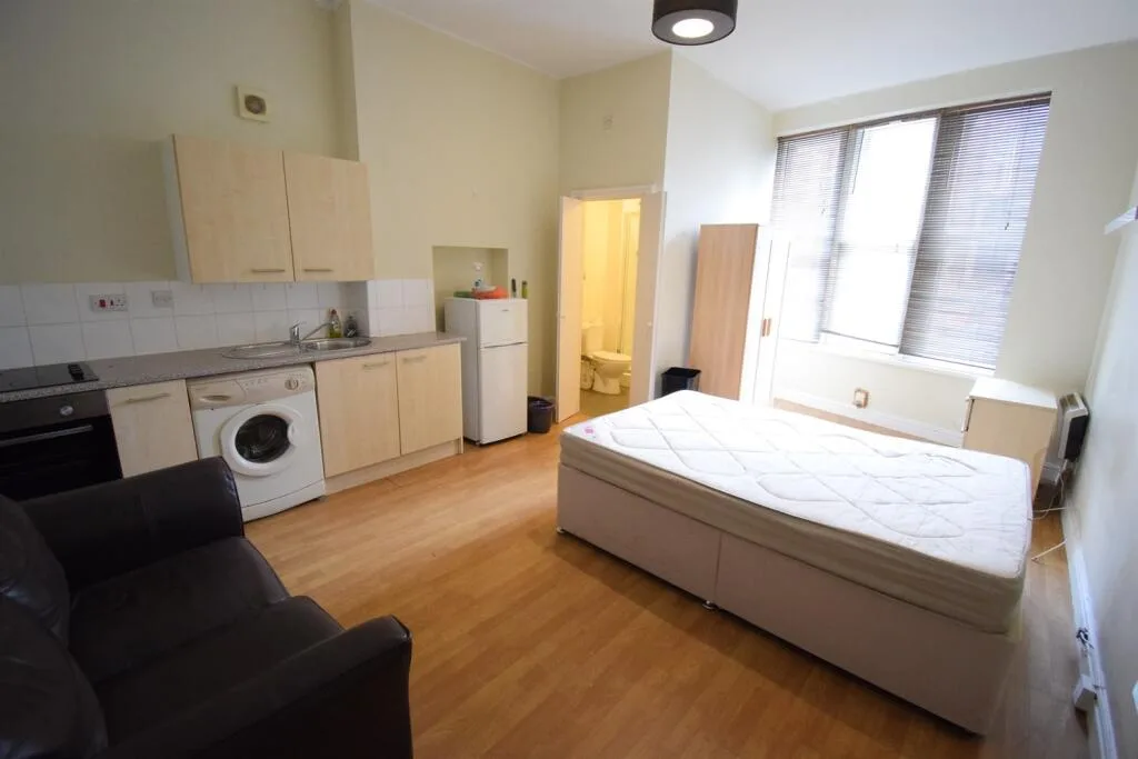 Studio flat for rent