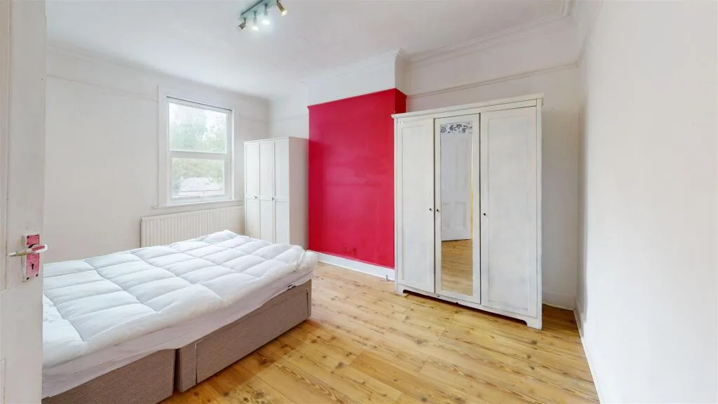 2 bedroom maisonette for rent