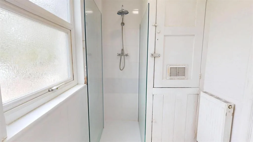 2 bedroom maisonette for rent