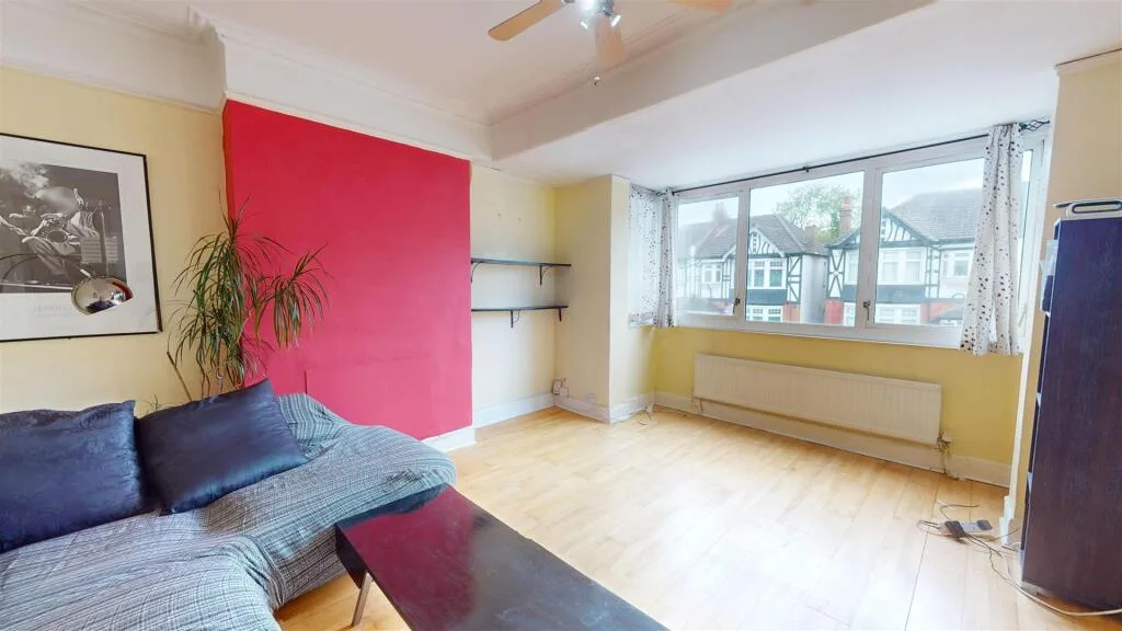 2 bedroom maisonette for rent