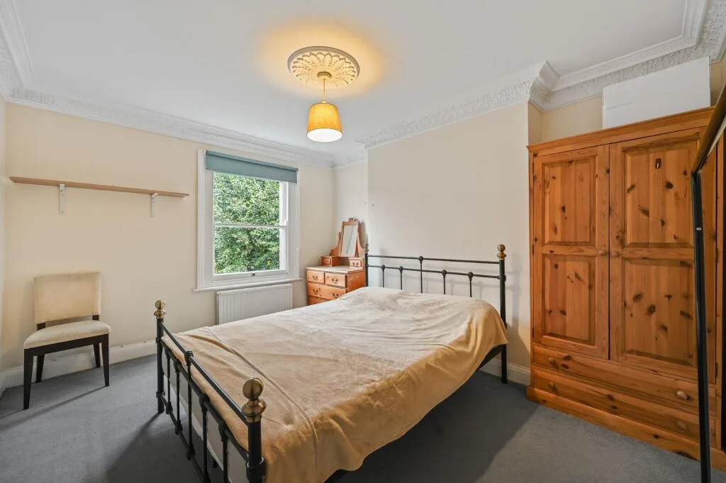 2 bedroom maisonette for rent