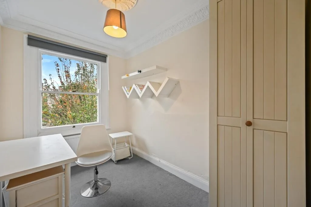 2 bedroom maisonette for rent