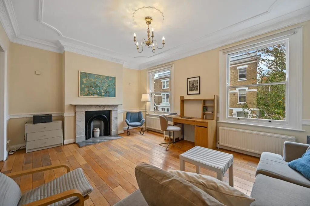 2 bedroom maisonette for rent