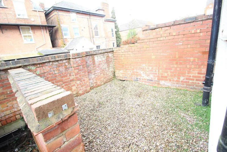 1 bedroom ground floor flat for rent