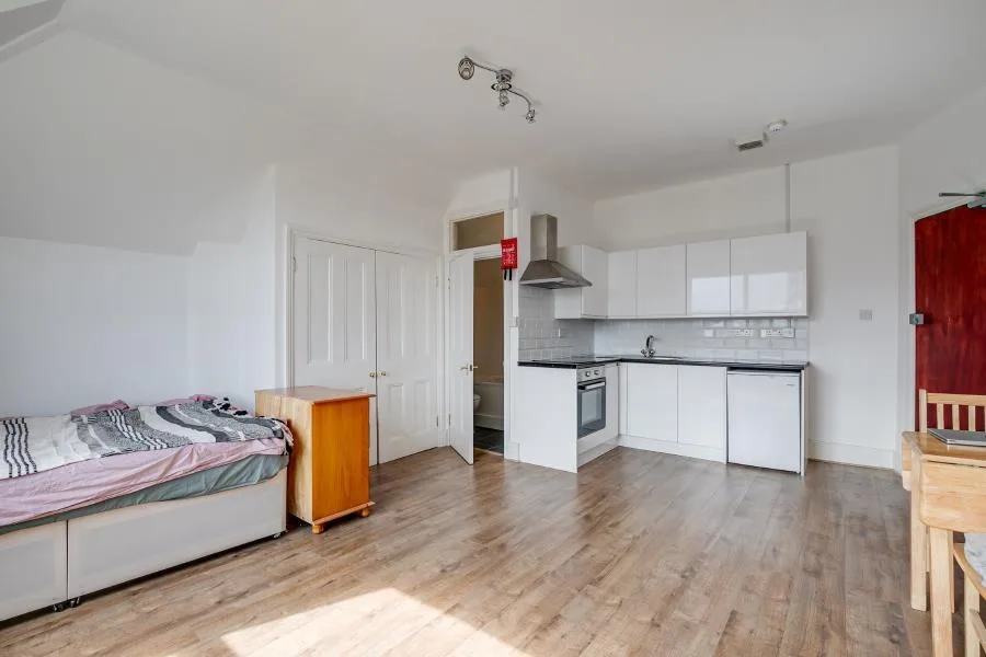 Studio flat for rent