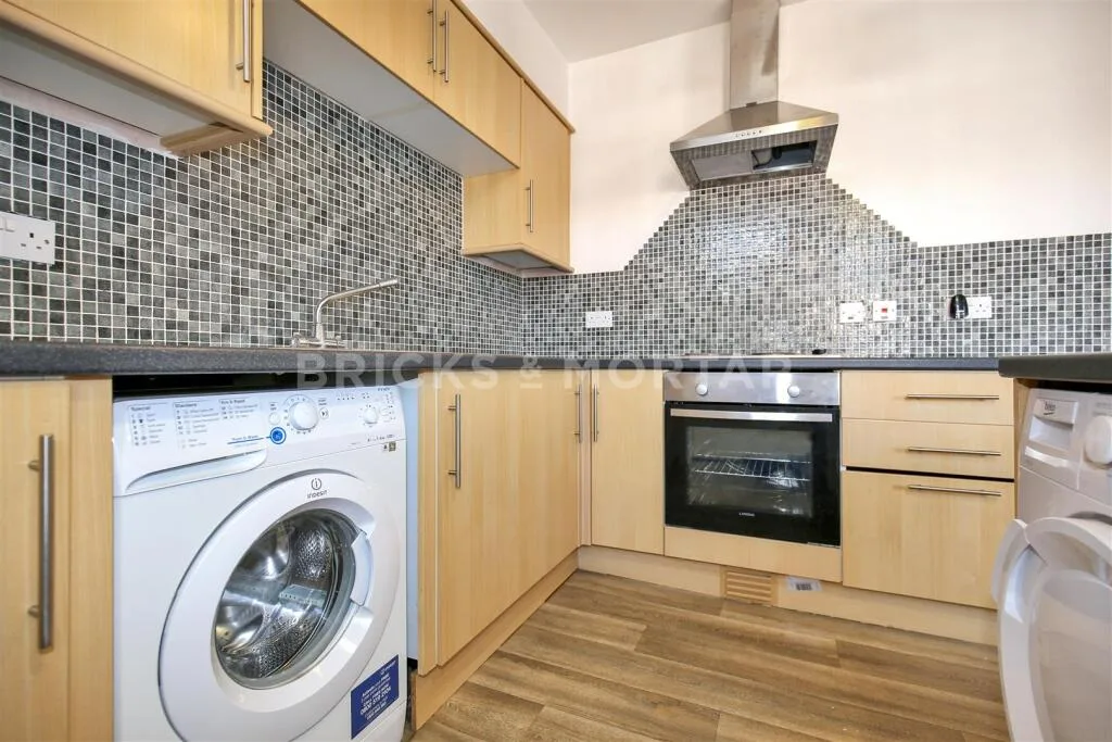 4 bedroom maisonette for rent