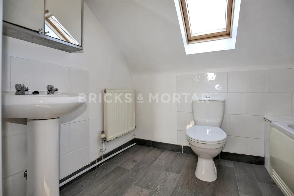 4 bedroom maisonette for rent