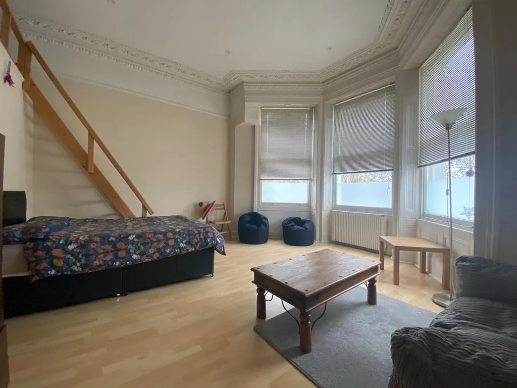Studio flat for rent