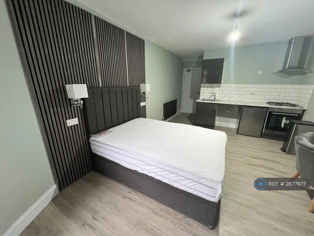Studio flat for rent