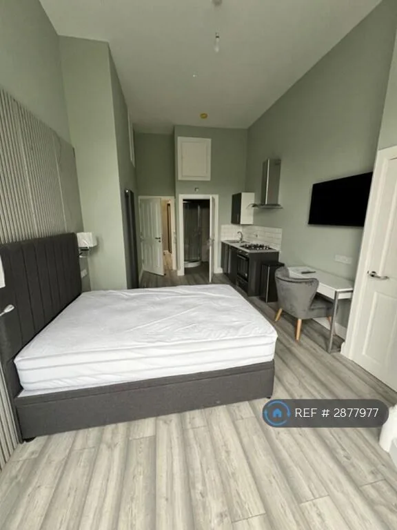 Studio flat for rent