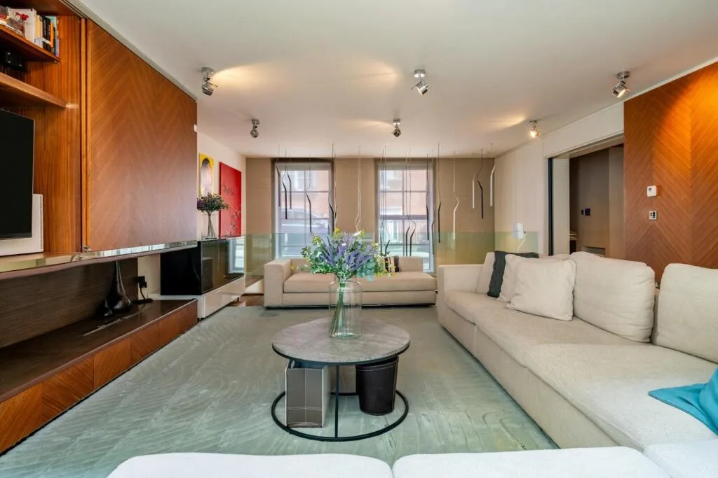 4 bedroom mews property for rent