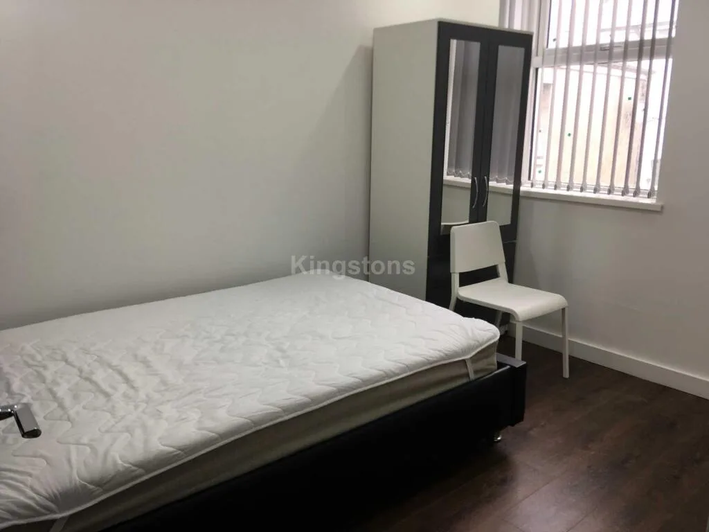 6 bedroom terraced house for rent