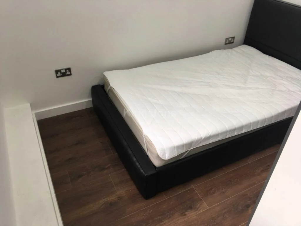6 bedroom terraced house for rent