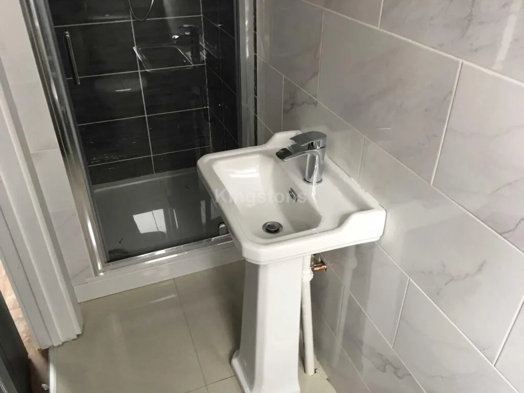6 bedroom terraced house for rent