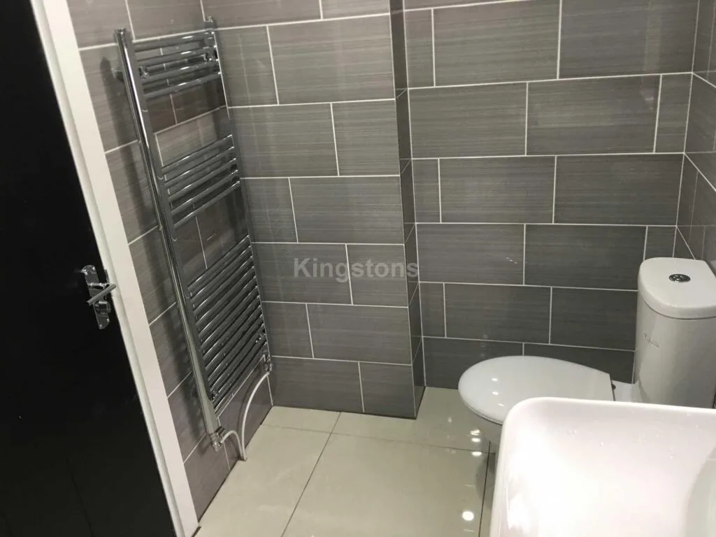 6 bedroom terraced house for rent