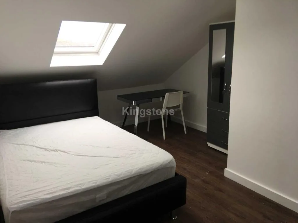 6 bedroom terraced house for rent