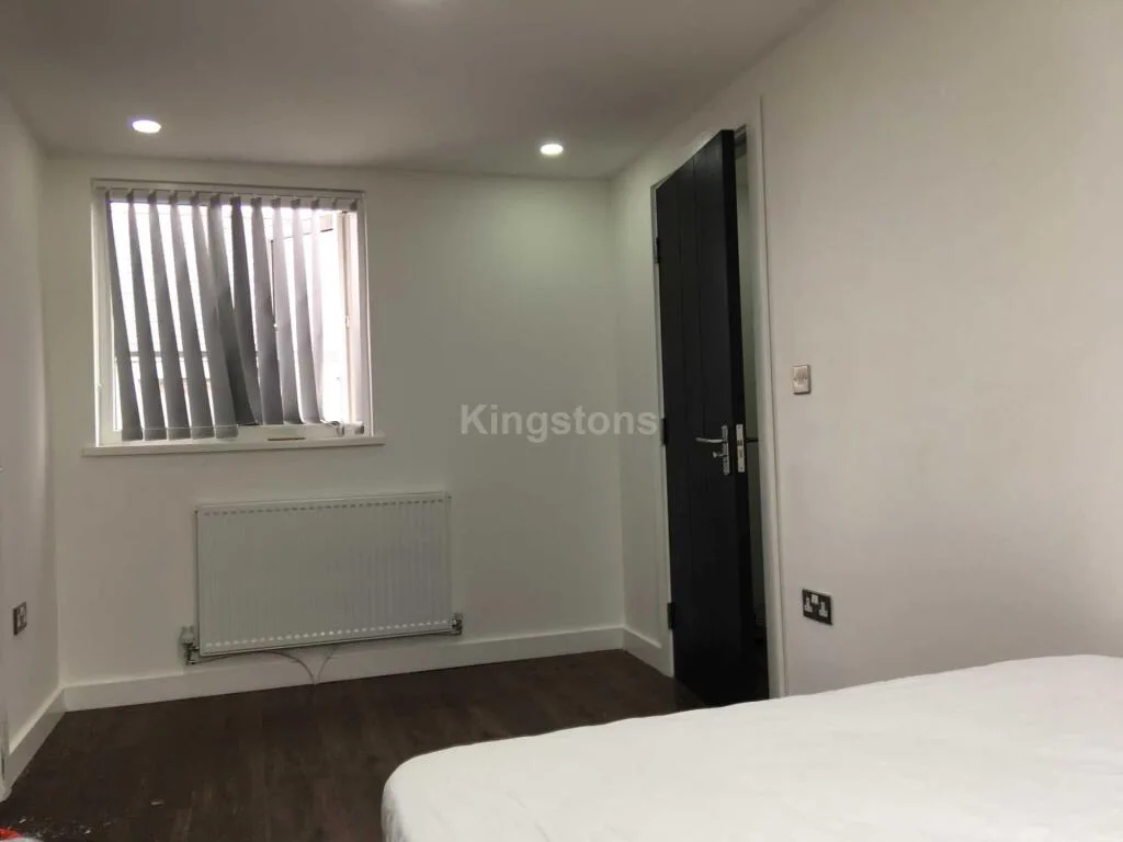 6 bedroom terraced house for rent