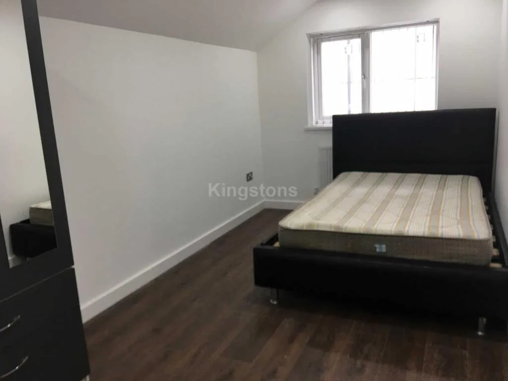 6 bedroom terraced house for rent