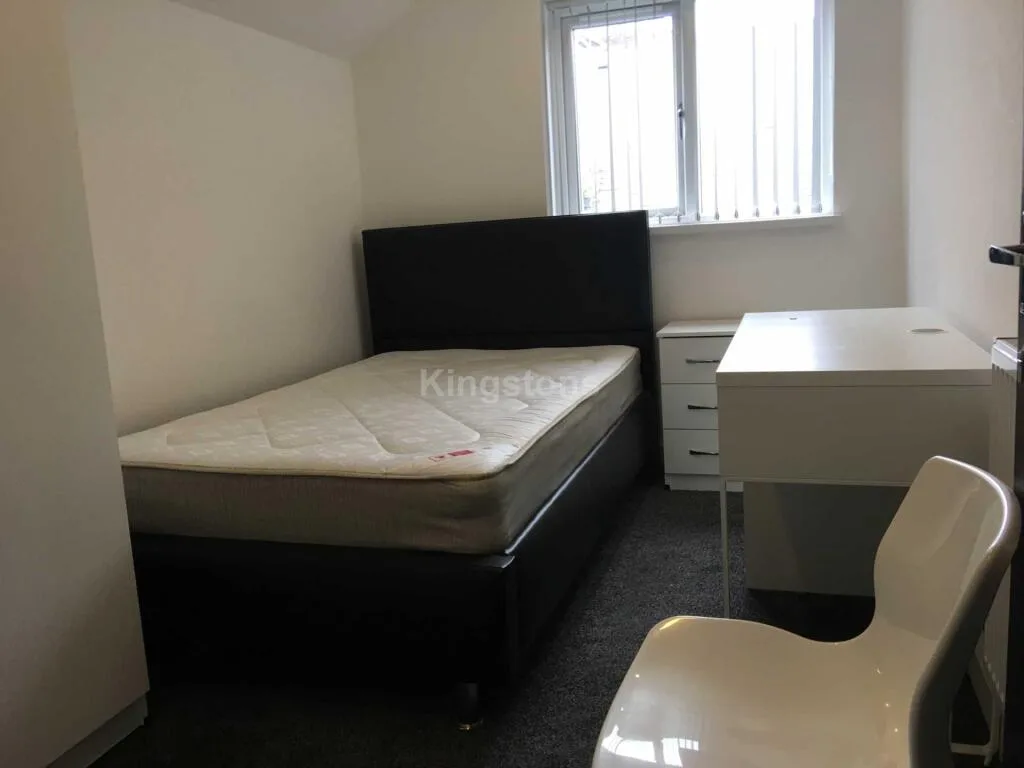 6 bedroom terraced house for rent