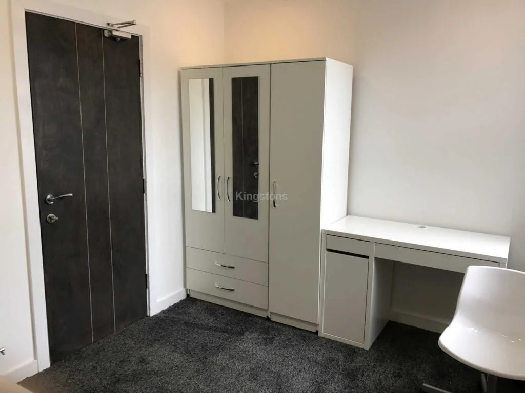 6 bedroom terraced house for rent