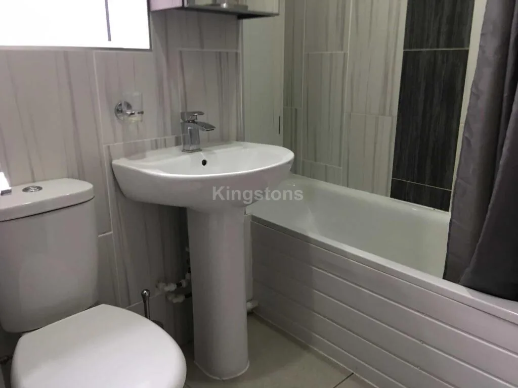 6 bedroom terraced house for rent