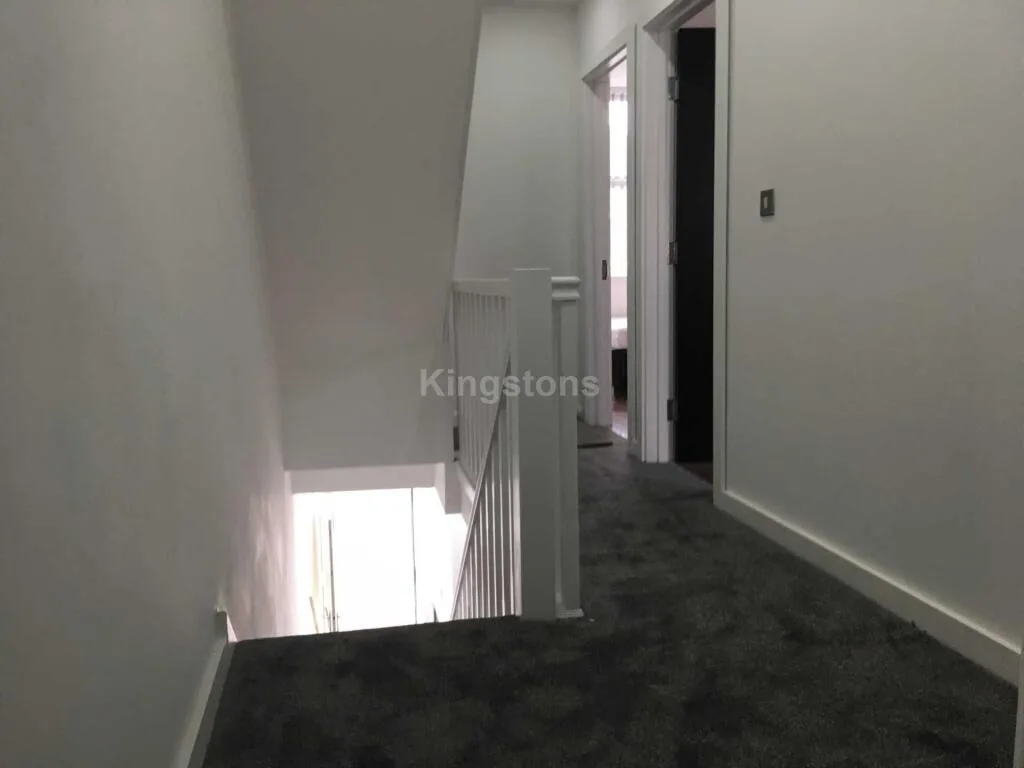 6 bedroom terraced house for rent