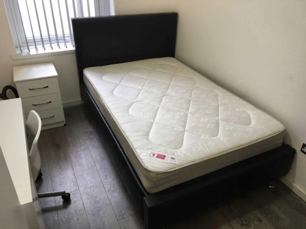 6 bedroom terraced house for rent