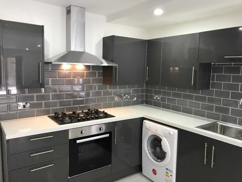 6 bedroom terraced house for rent