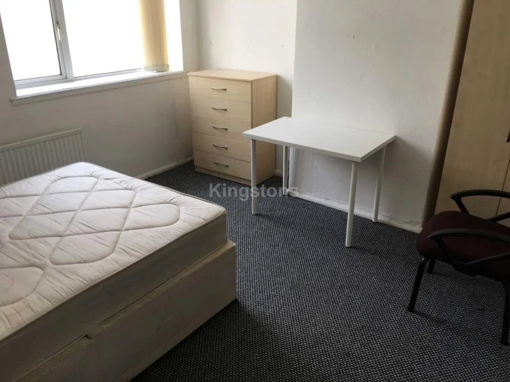 6 bedroom terraced house for rent