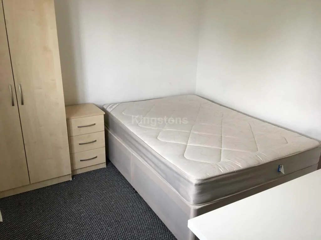 6 bedroom terraced house for rent