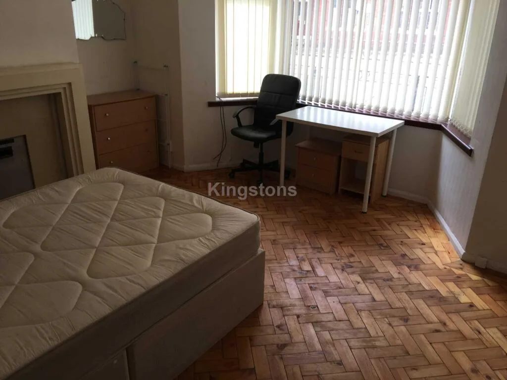6 bedroom terraced house for rent
