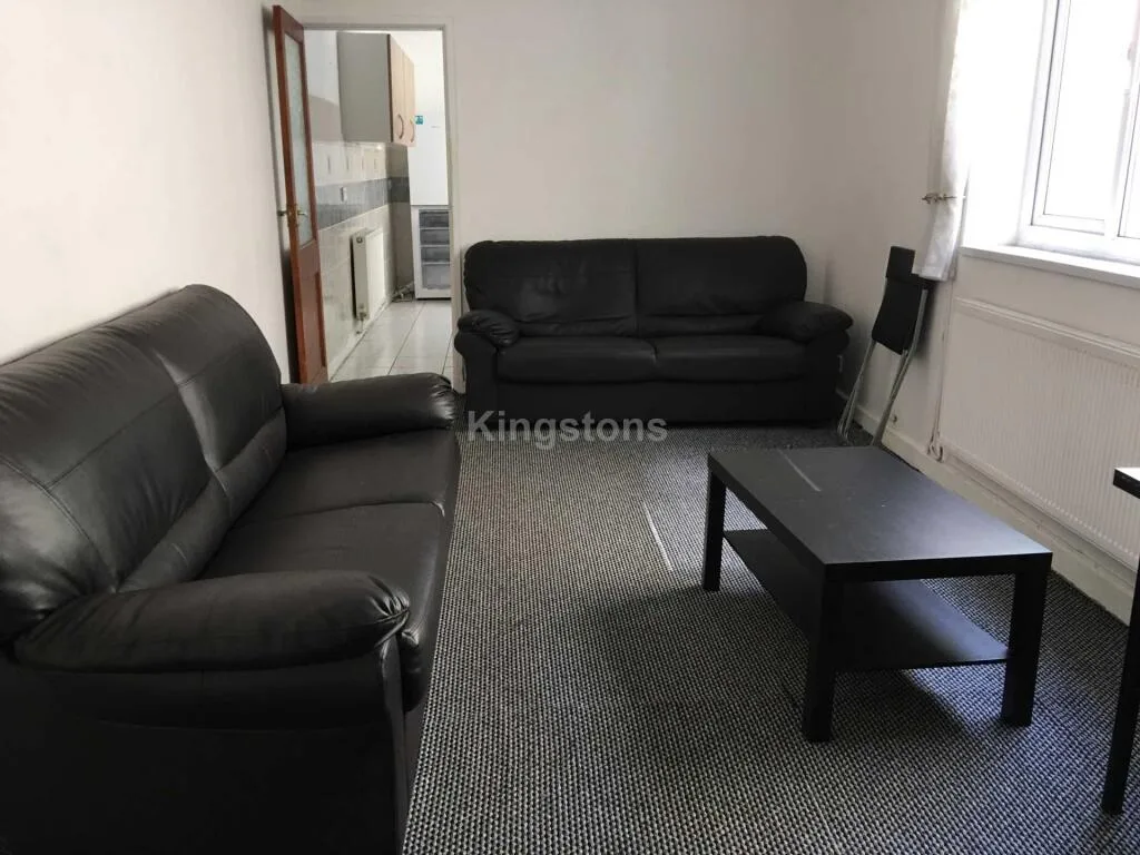 6 bedroom terraced house for rent