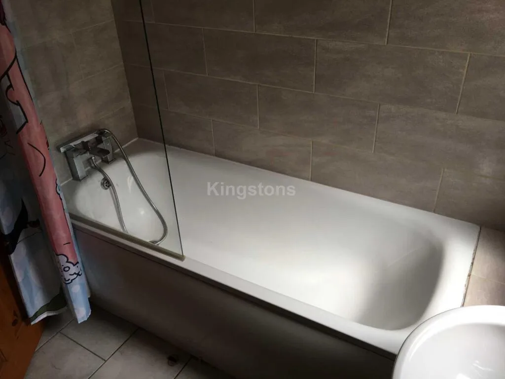 6 bedroom terraced house for rent