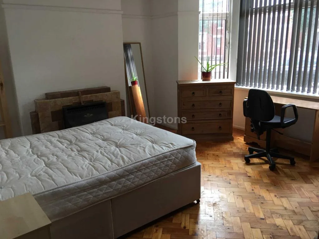 6 bedroom terraced house for rent