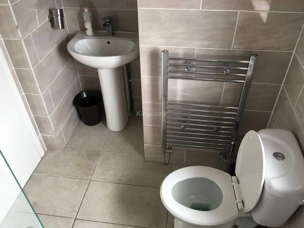 6 bedroom terraced house for rent