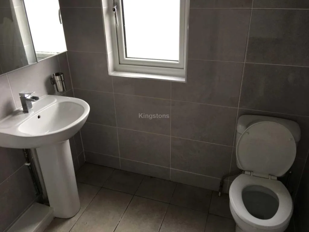 6 bedroom terraced house for rent