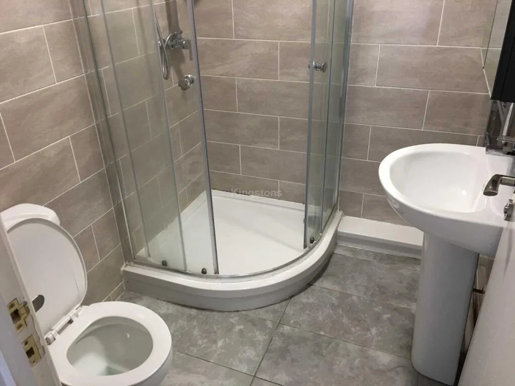 6 bedroom terraced house for rent