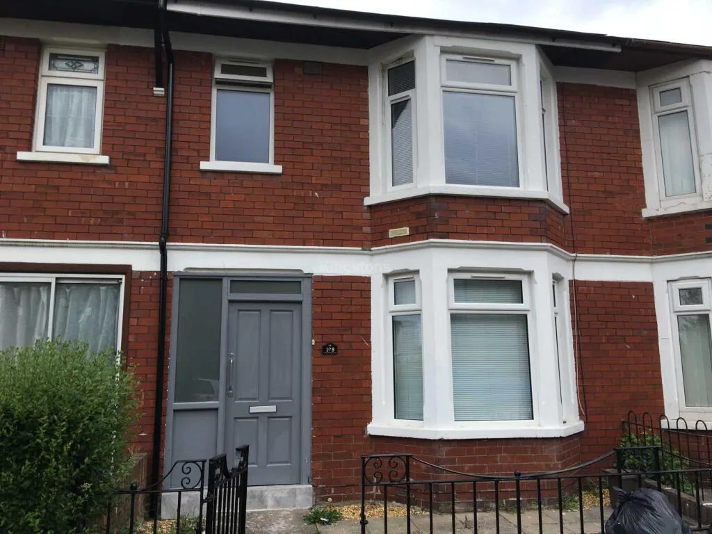 6 bedroom terraced house for rent
