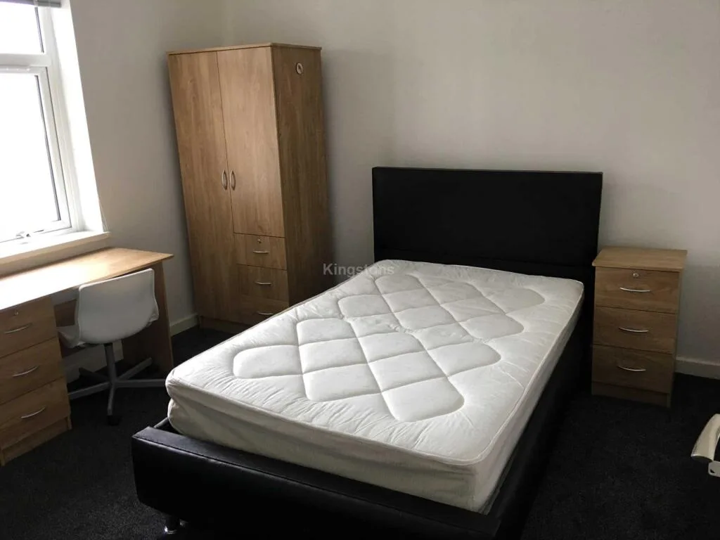 6 bedroom terraced house for rent