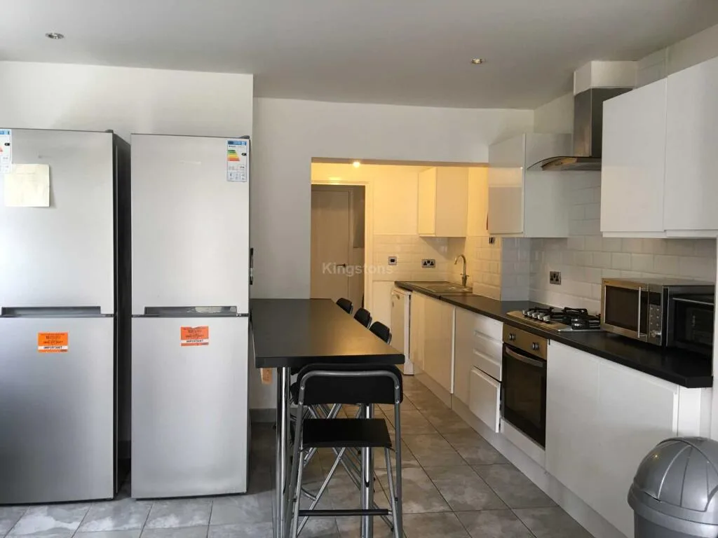6 bedroom terraced house for rent
