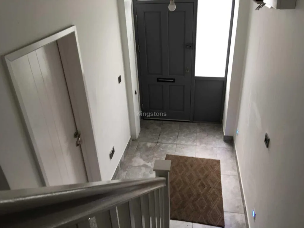 6 bedroom terraced house for rent