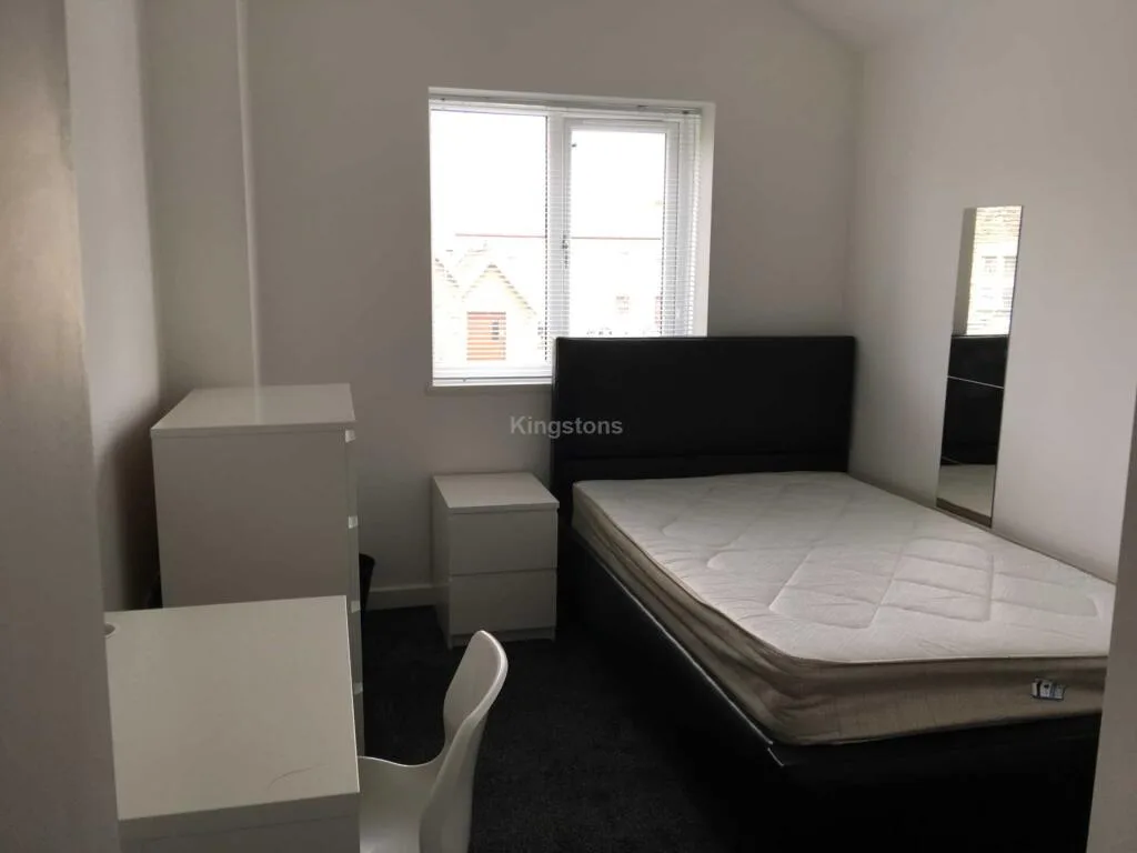 6 bedroom terraced house for rent